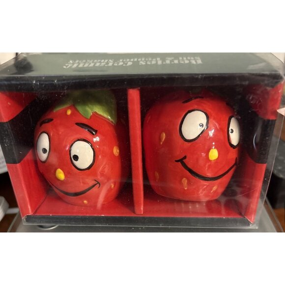 Vintage Collection Berries Ceramic Salt Pepper Shakers Hand Painted Grant Howard - Picture 10 of 10